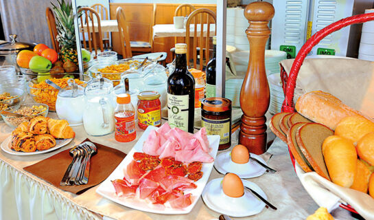 HOTEL DORIA (B&B) Nago-Torbole